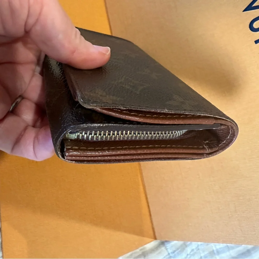Louis Vuitton Monogram wallet